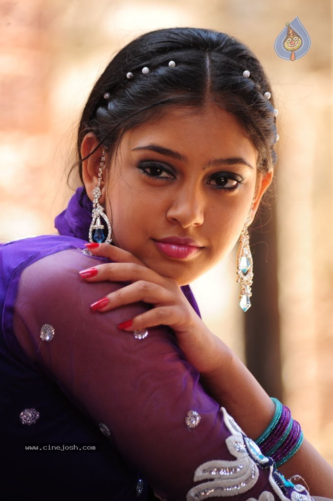 Neethi Taylor New Stills - 6 / 47 photos