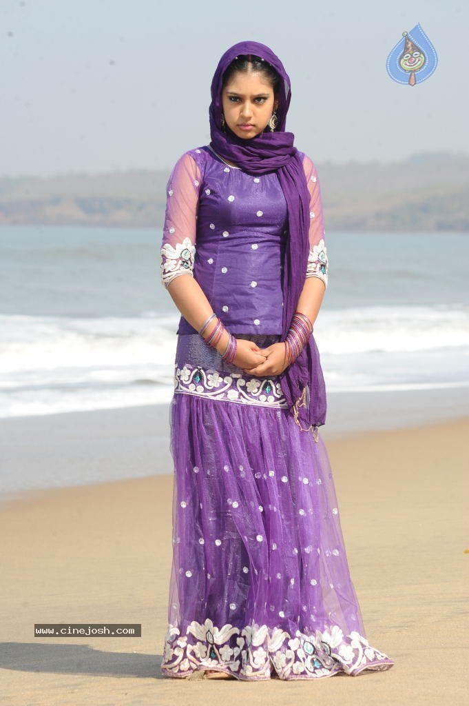 Neethi Taylor New Stills - 27 / 47 photos