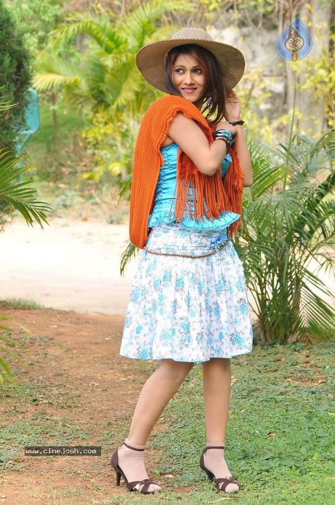 Neetu Agarwal New Photos - 2 / 90 photos