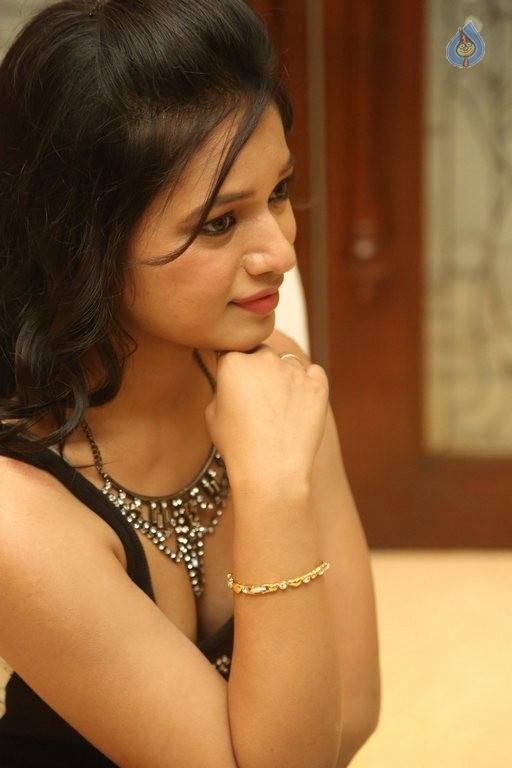 Neetu Singh Latest Photos - 14 / 42 photos