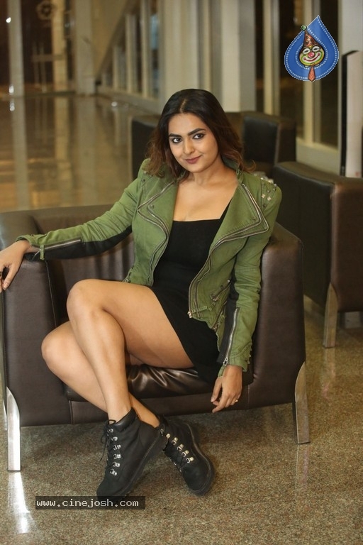 Neha Deshpande Images - 2 / 21 photos