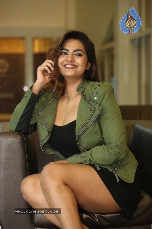 Neha Deshpande Images - 17 / 21 photos