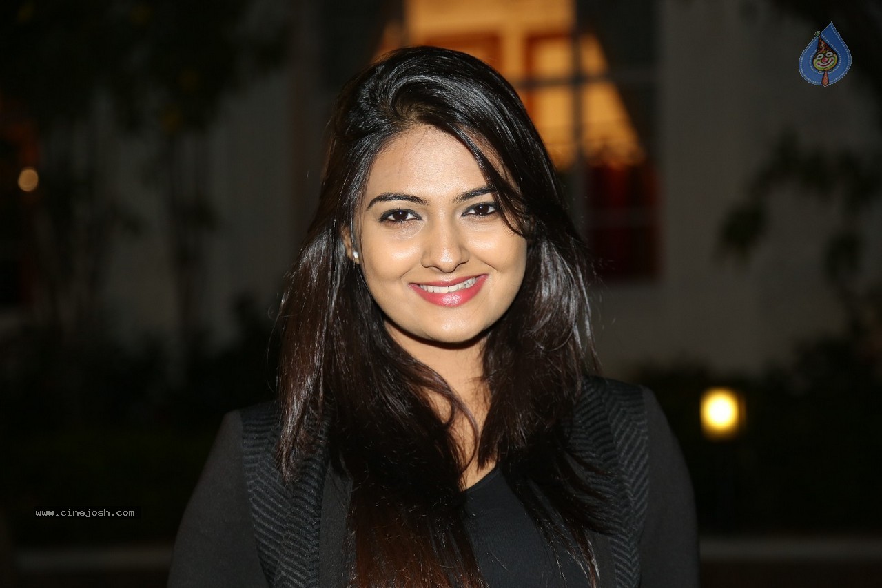 Neha Deshpande Latest Gallery - 31 / 64 photos