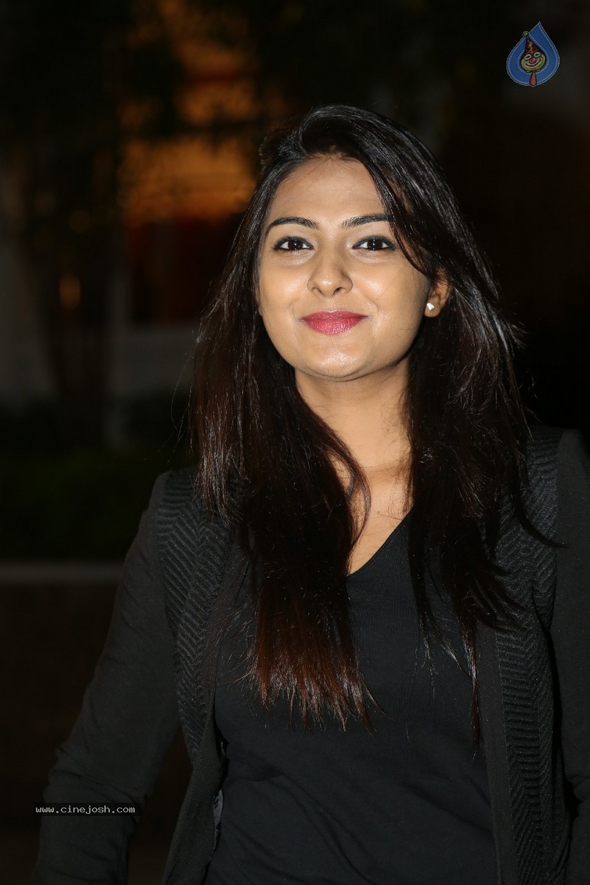 Neha Deshpande Latest Gallery - 51 / 64 photos