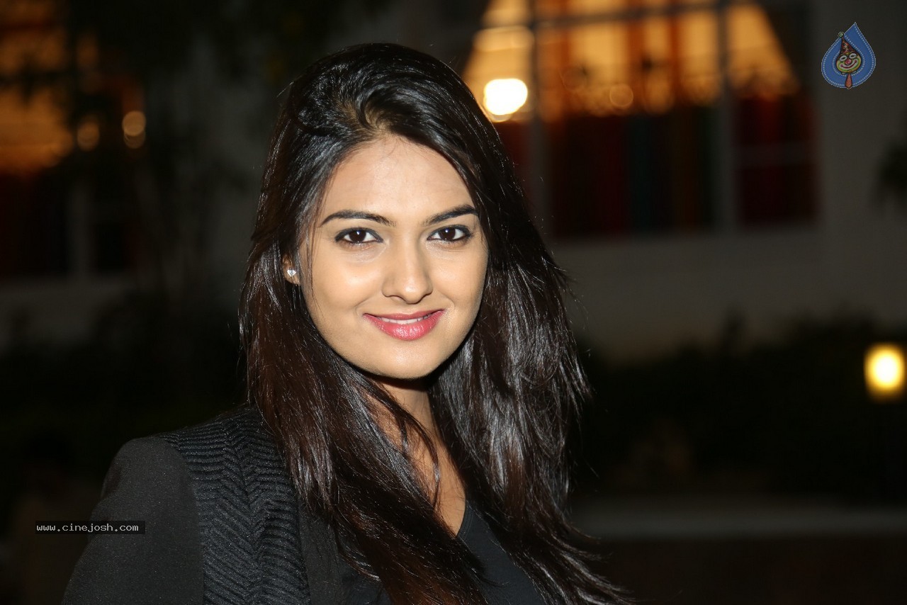 Neha Deshpande Latest Gallery - 55 / 64 photos