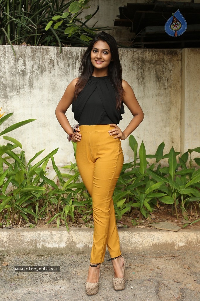 Neha Deshpande Latest Gallery - 2 / 90 photos