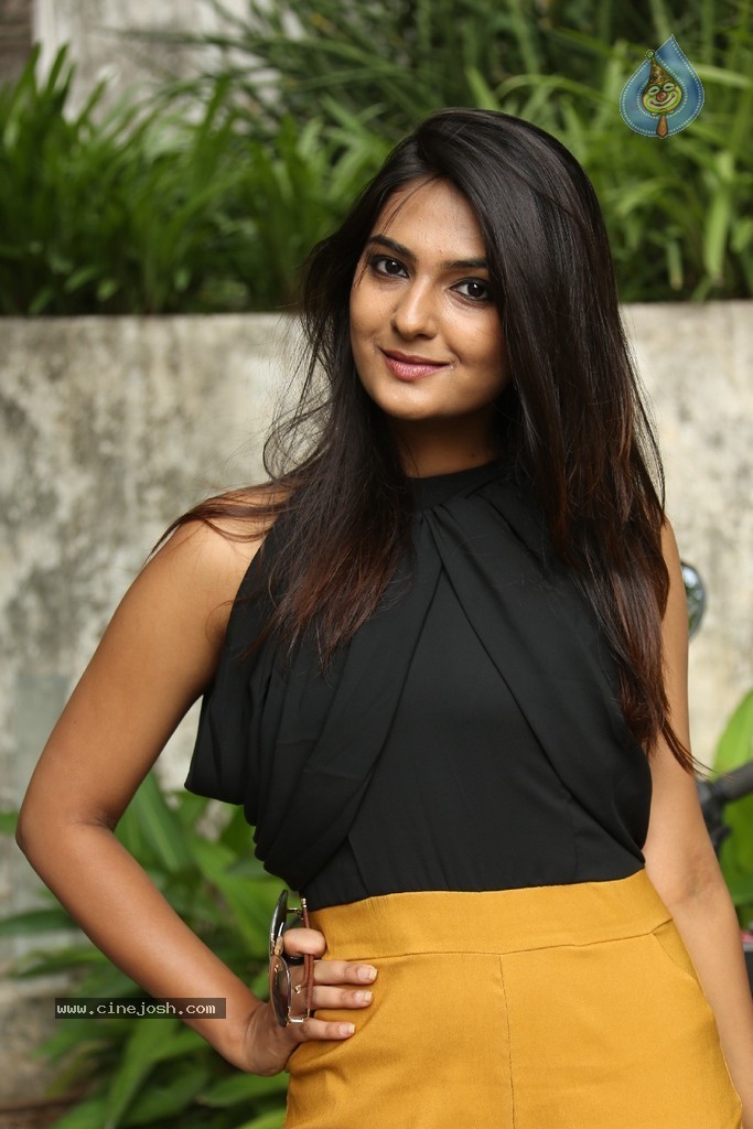 Neha Deshpande Latest Gallery - 9 / 90 photos
