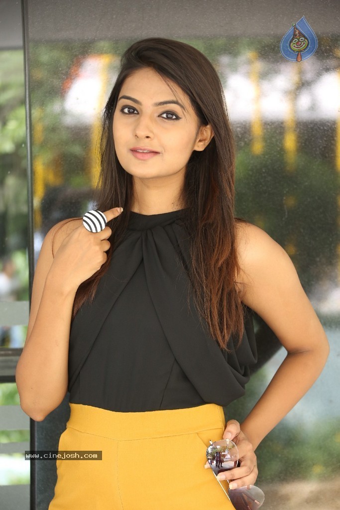 Neha Deshpande Latest Gallery - 35 / 90 photos