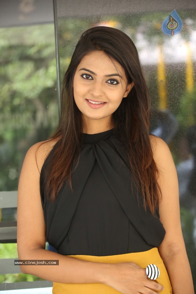 Neha Deshpande Latest Gallery - 39 / 90 photos