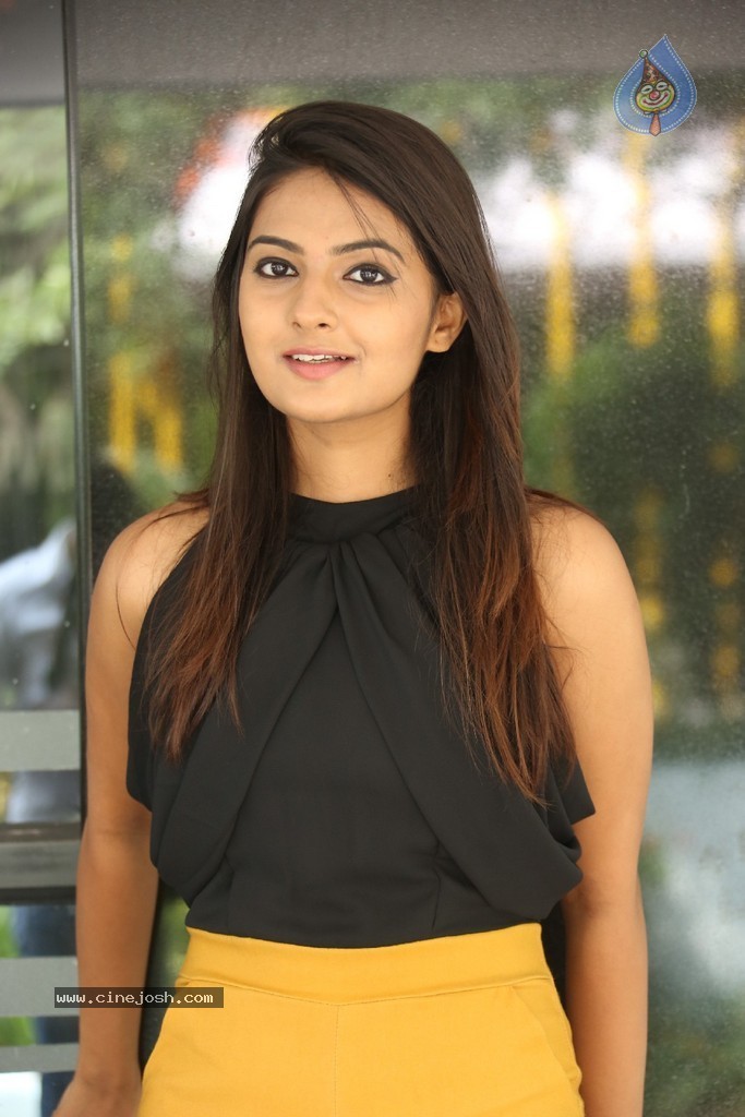 Neha Deshpande Latest Gallery - 54 / 90 photos