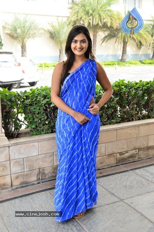Neha Deshpande Latest Images - 11 / 21 photos