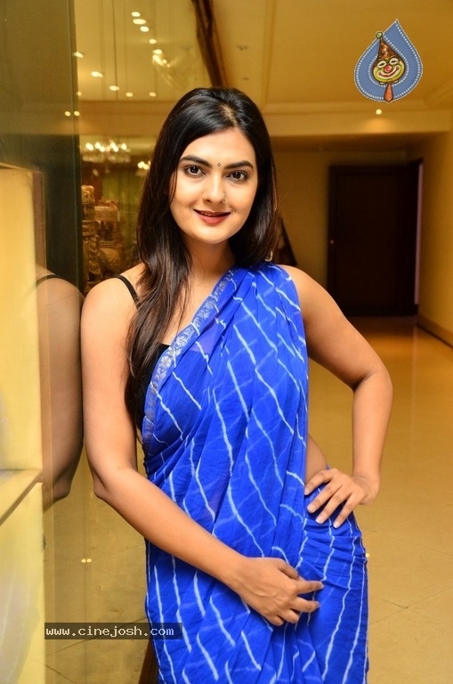 Neha Deshpande Latest Images - 15 / 21 photos