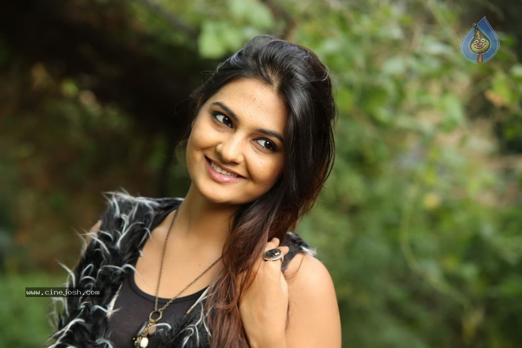 Neha Deshpande Latest Photos - 8 / 152 photos