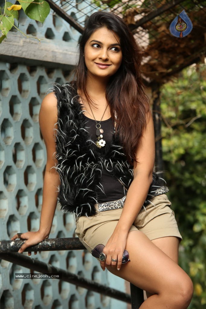 Neha Deshpande Latest Photos - 27 / 152 photos