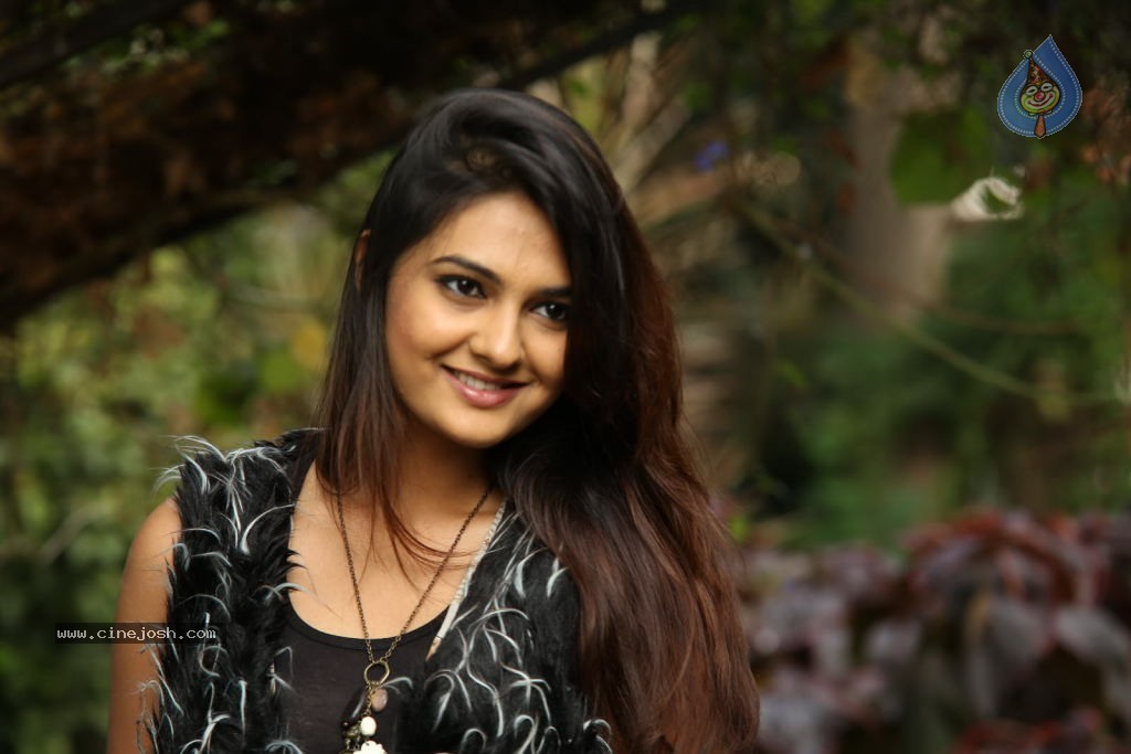 Neha Deshpande Latest Photos - 40 / 152 photos