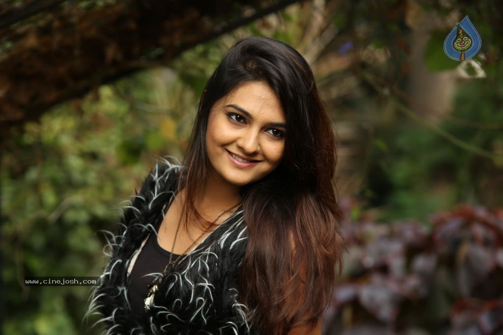 Neha Deshpande Latest Photos - 66 / 152 photos