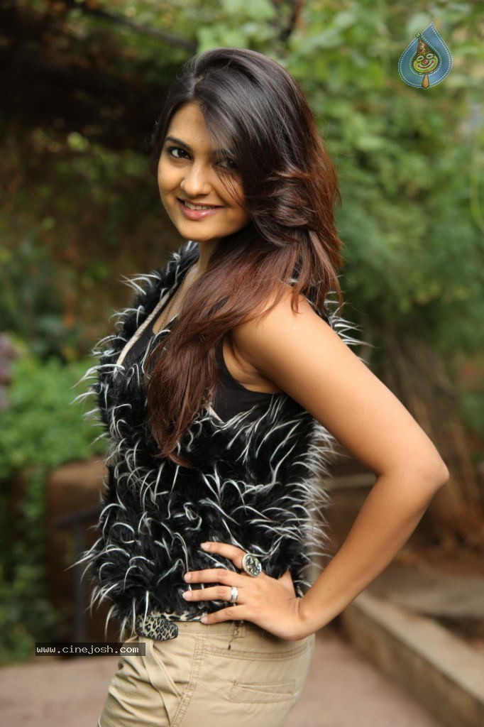 Neha Deshpande Latest Photos - 73 / 152 photos