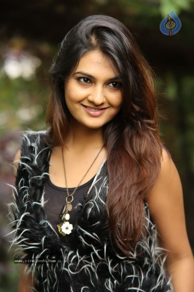 Neha Deshpande Latest Photos - 124 / 152 photos