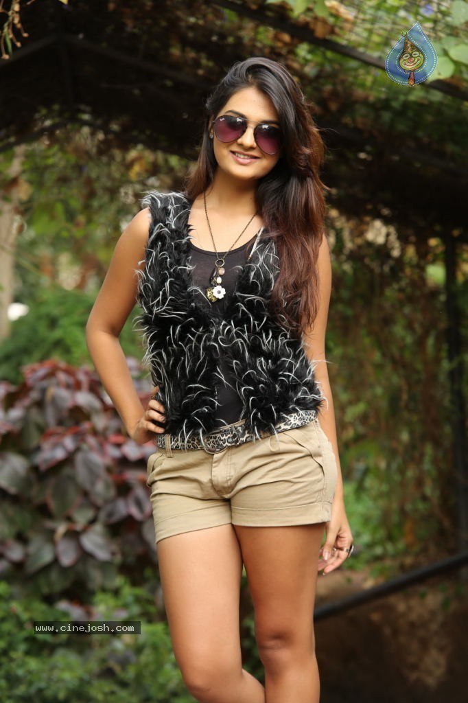 Neha Deshpande Latest Photos - 147 / 152 photos