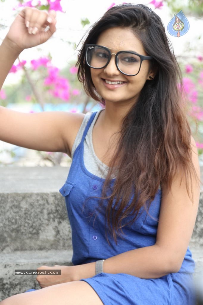 Neha Deshpande Latest Pics - 40 / 66 photos