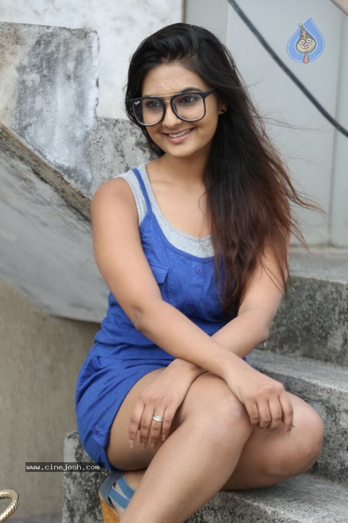 Neha Deshpande Latest Pics - 42 / 66 photos