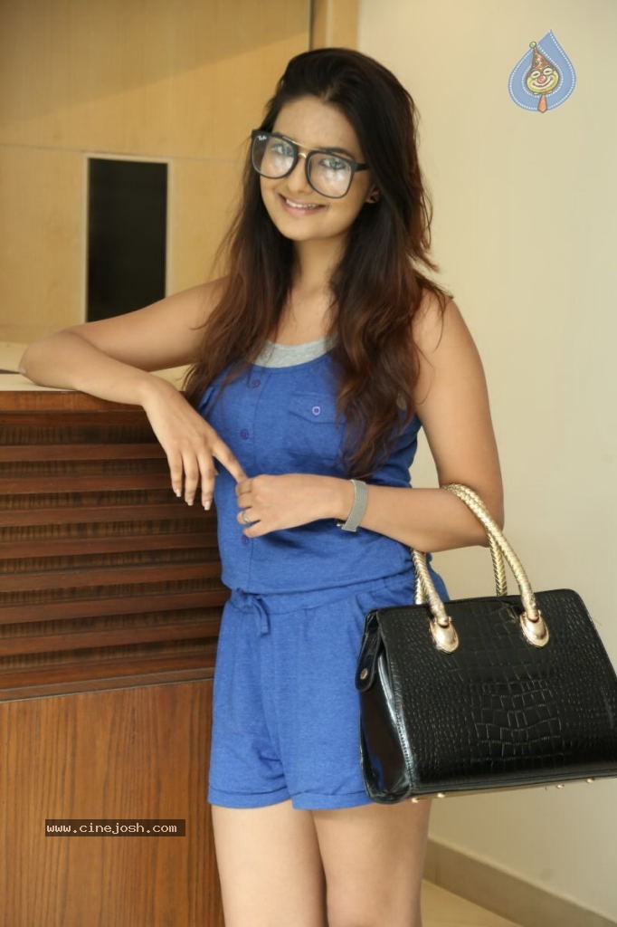 Neha Deshpande Latest Pics - 61 / 66 photos