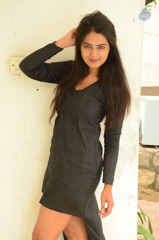 Neha Deshpande New Gallery - 38 / 39 photos