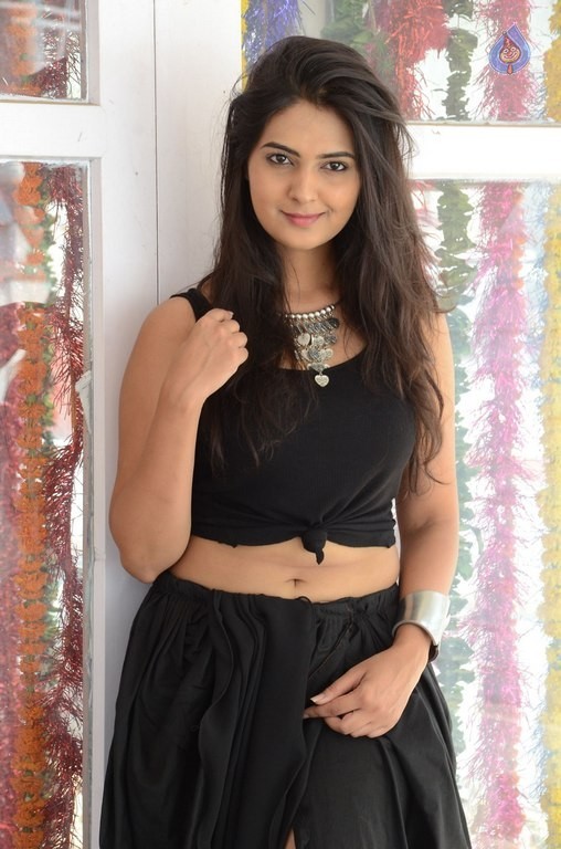 Neha Deshpande New Pics - 19 / 41 photos