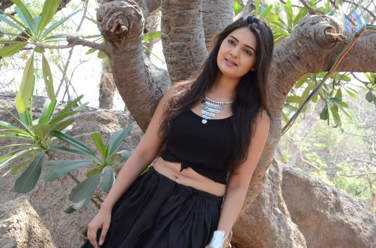 Neha Deshpande New Pics - 20 / 41 photos