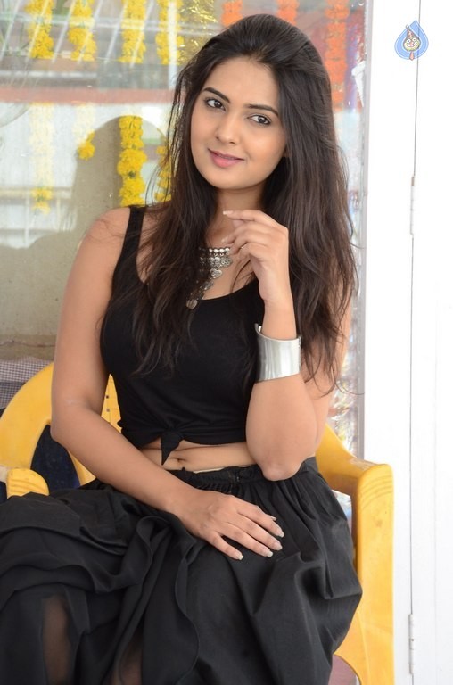 Neha Deshpande New Pics - 31 / 41 photos