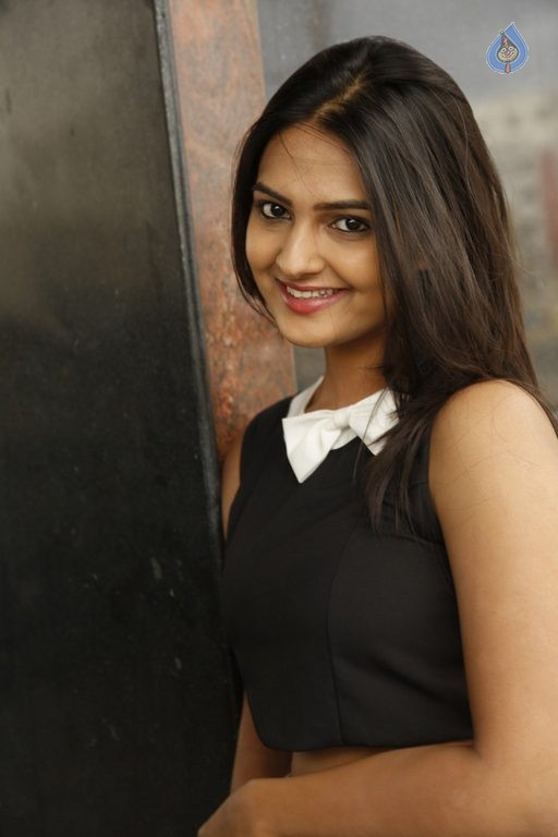 Neha Deshpande New Pics - 24 / 40 photos