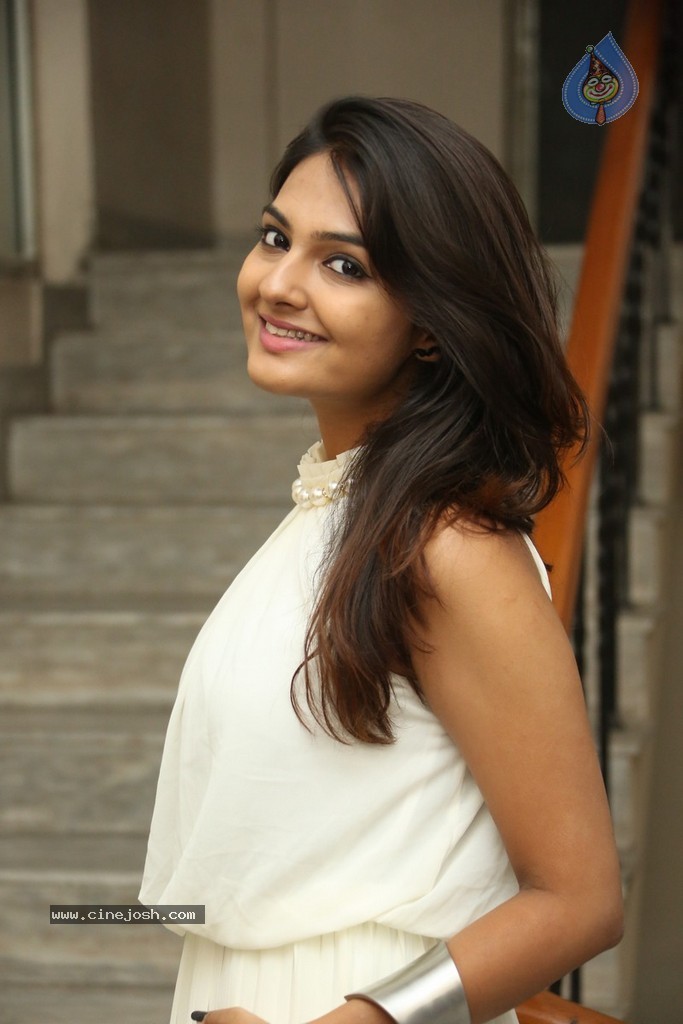 Neha Deshpande New Stills - 26 / 125 photos