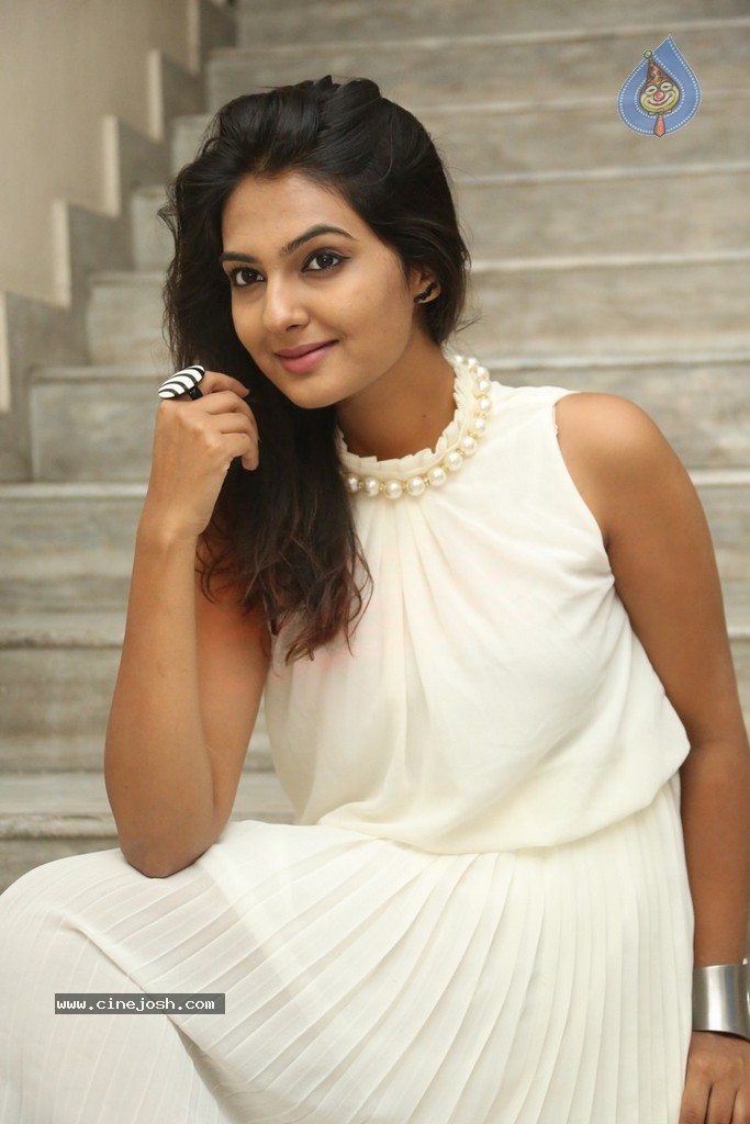 Neha Deshpande New Stills - 41 / 125 photos