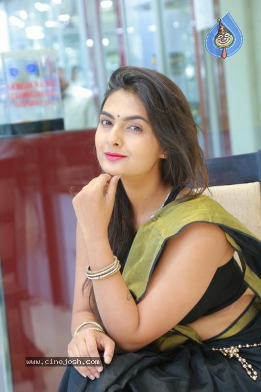 Neha Deshpande Photos - 8 / 22 photos