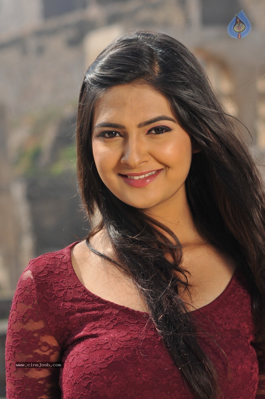 Neha Deshpande Photos - 23 / 32 photos