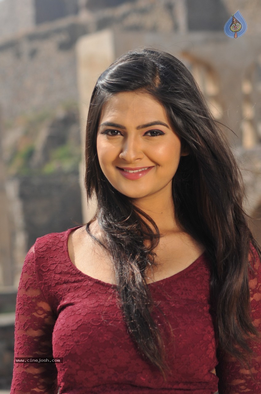 Neha Deshpande Photos - 29 / 32 photos