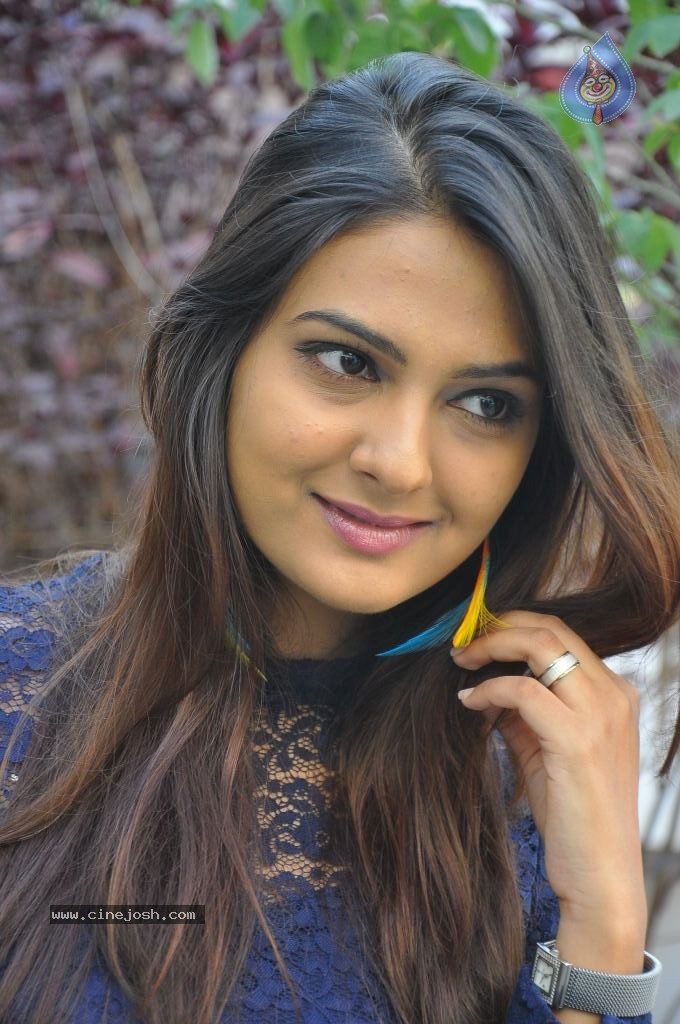 Neha Deshpande Stills - 18 / 73 photos