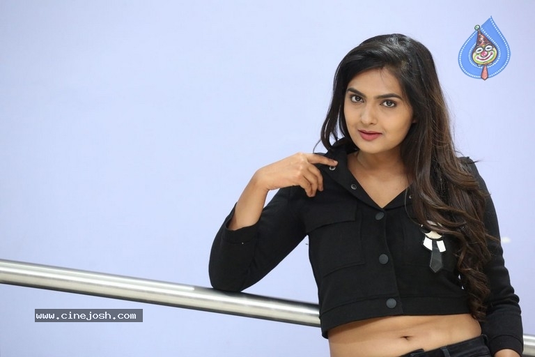 Neha Deshpande Stills - 27 / 33 photos