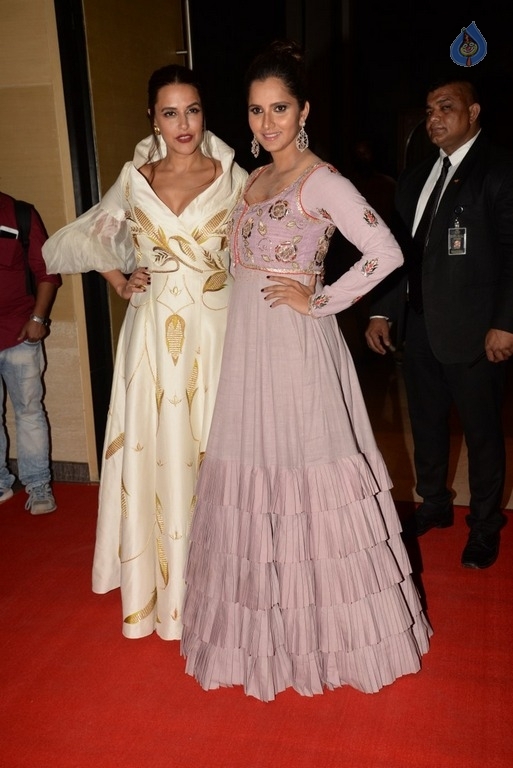 Neha Dhupia with Sania Mirza Photos - 26 / 30 photos