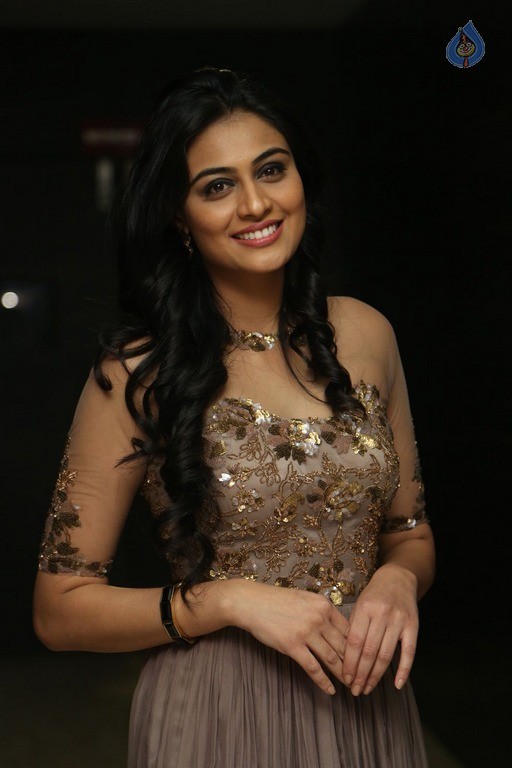 Neha Hinge New Photos - 28 / 55 photos