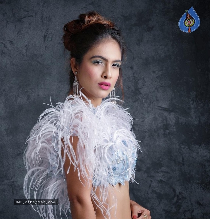 Neha Malik Latest Photos - 15 / 44 photos