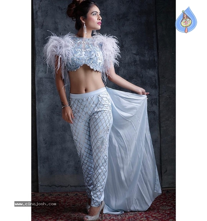 Neha Malik Latest Photos - 38 / 44 photos