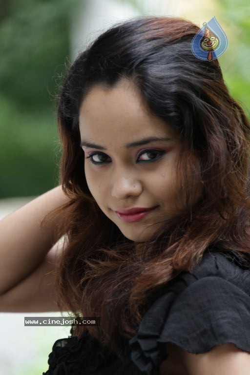 Neha New Stills - 26 / 60 photos