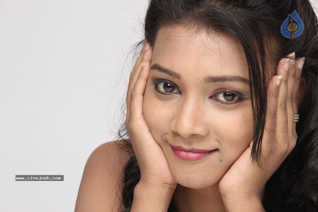 Neha Priya Hot Stills - 11 / 52 photos
