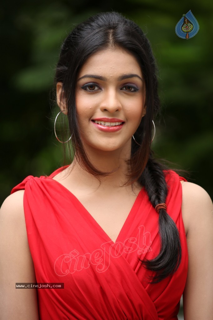 Neha Ratnakar Stills - 19 / 91 photos