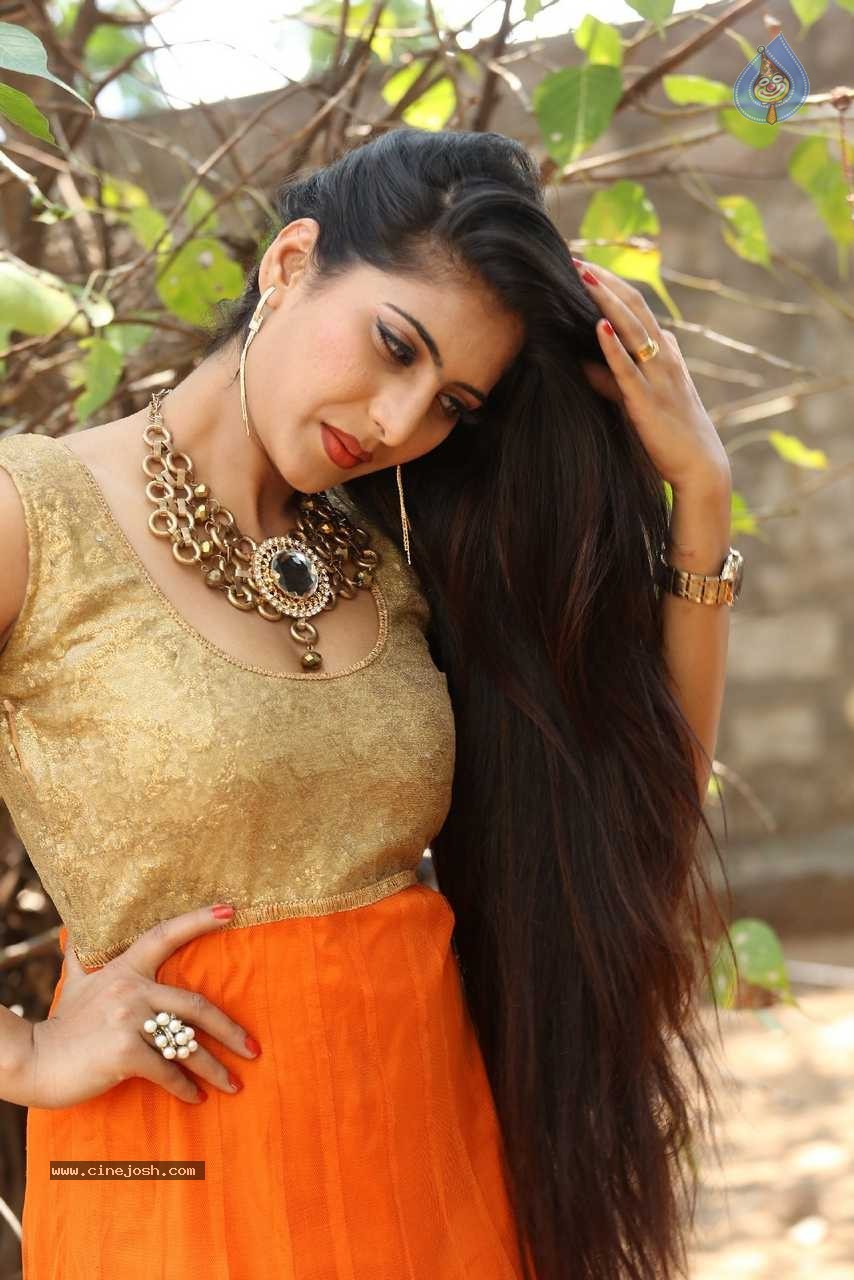 Neha Saxena Latest Photos - 17 / 57 photos