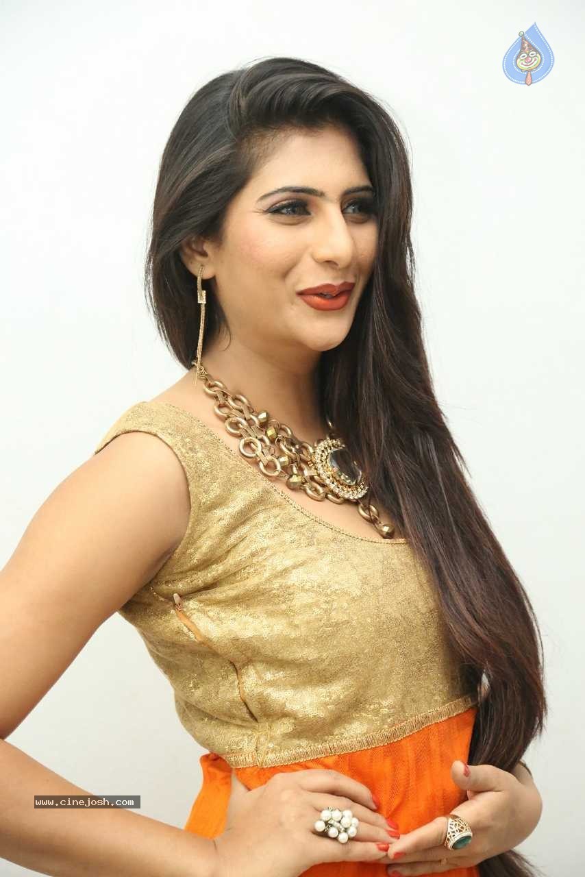 Neha Saxena Latest Photos - 19 / 57 photos
