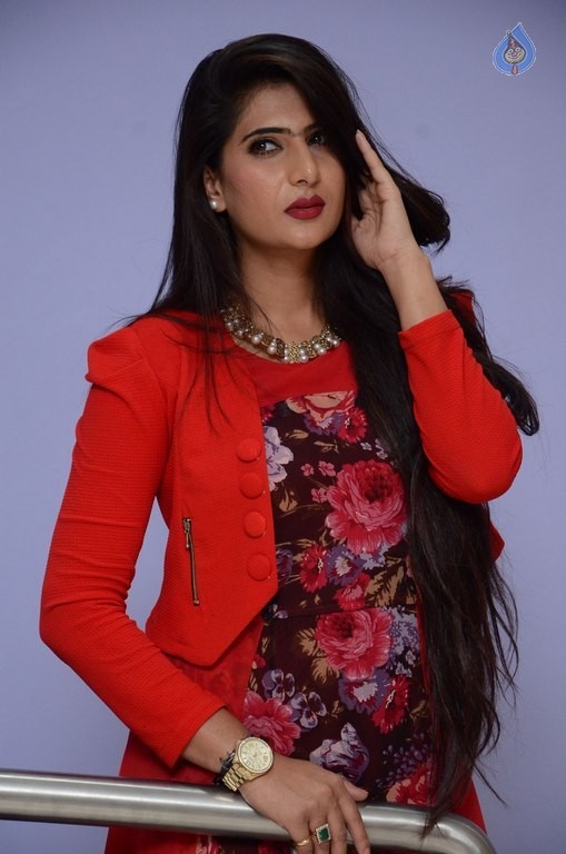 Neha Saxena New Photos - 2 / 31 photos