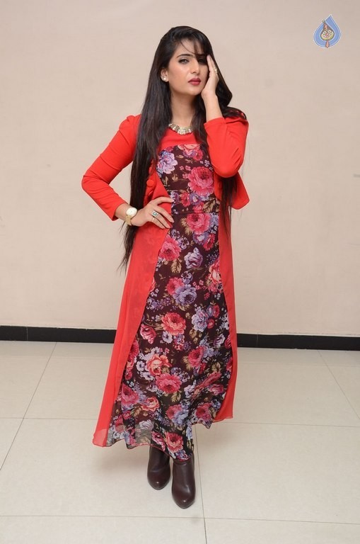 Neha Saxena New Photos - 5 / 31 photos