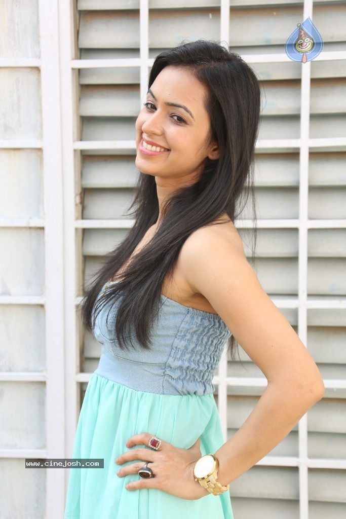 Neha Seraa Latest Photos - 59 / 148 photos